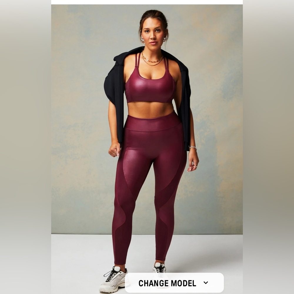 Khloe Kardashian Fabletics collaboration set - XS short leggings and medium bra